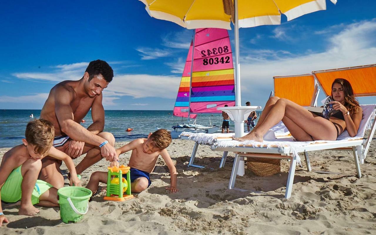 Aldeamento Turístico Mediterraneo Village 5*